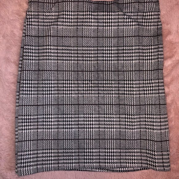 Plaid checkered skirt - Picture 2 of 3